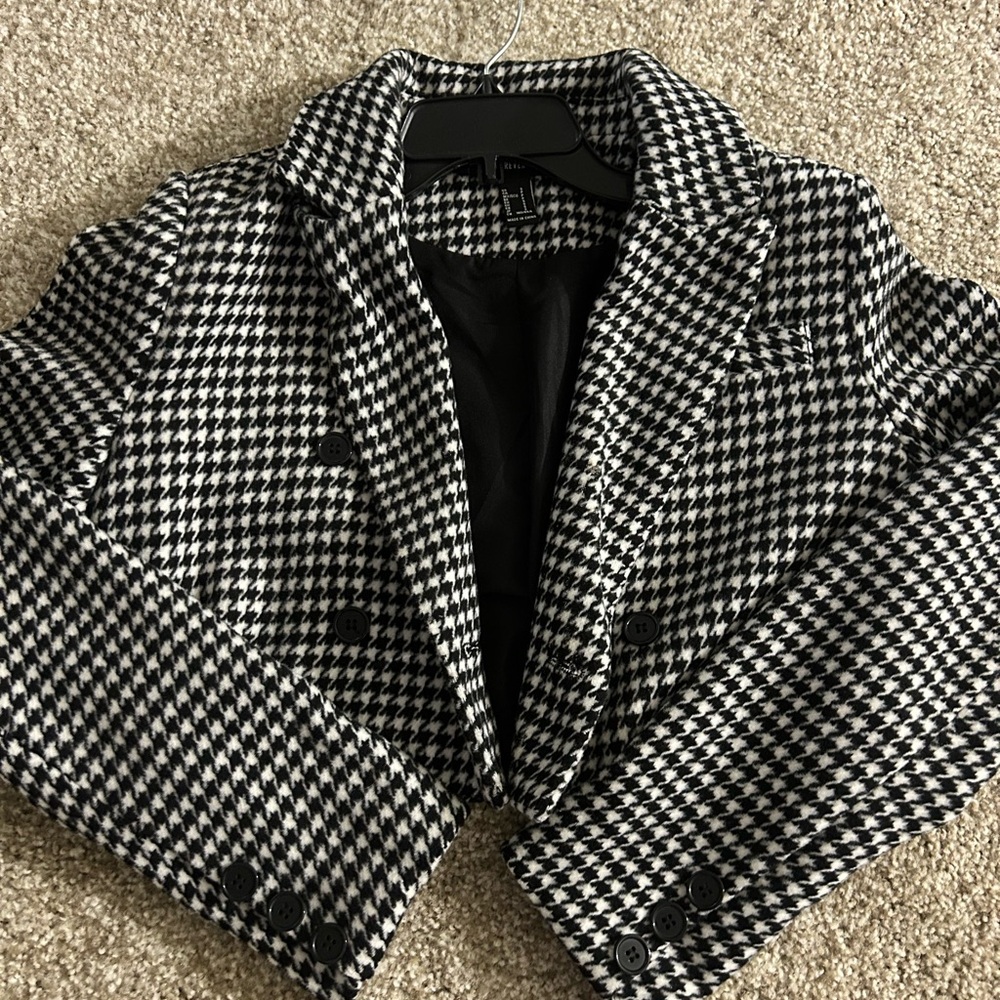 Forever 21 Black and White Houndstooth Blazer